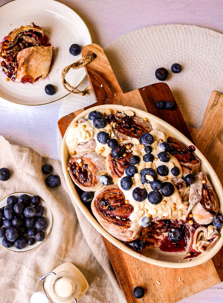 Vegan blueberry buns