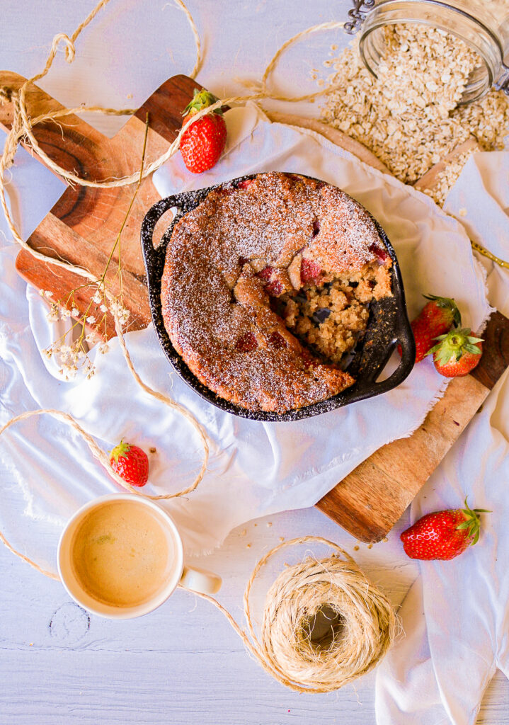 Vegan aardbeien skilletcake